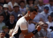 开云体育在线-意大利网球队力克日本网球队，阿尔卡拉斯高光表现的简单介绍