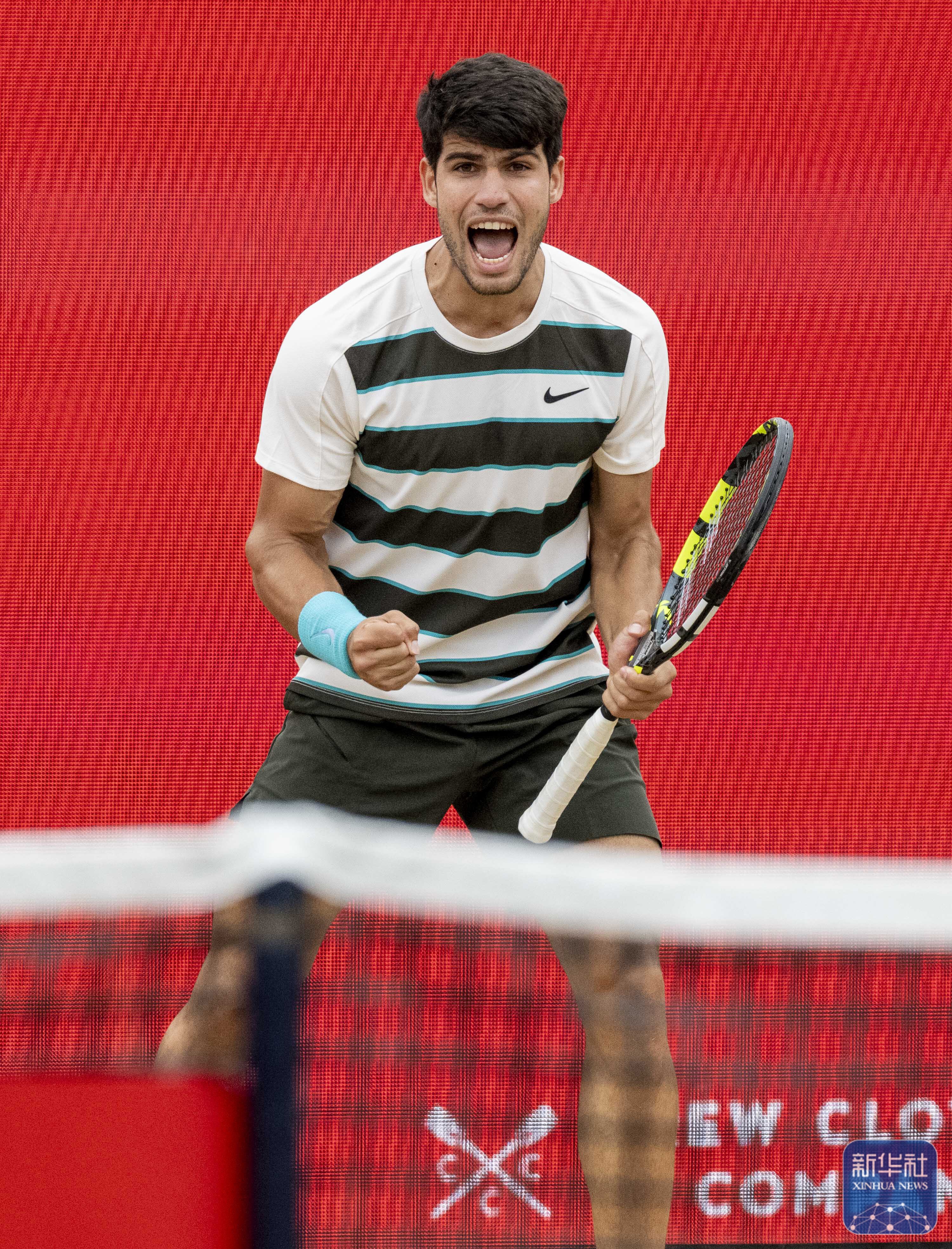 英国网球队强势西班牙网球队，阿尔卡拉斯绝境逆转的简单介绍