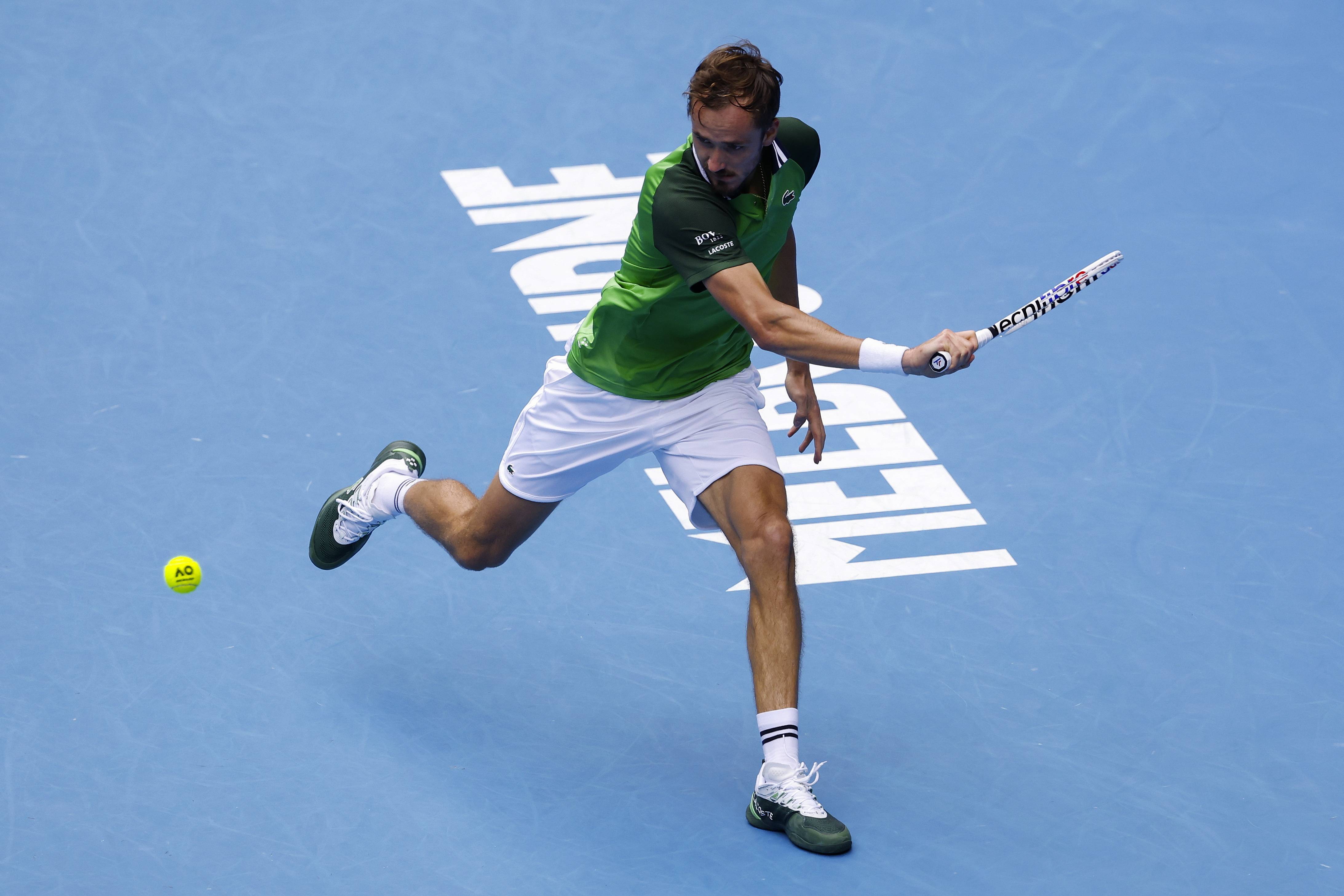 ATP总决赛鏖战澳网，梅德韦杰夫点燃赛场